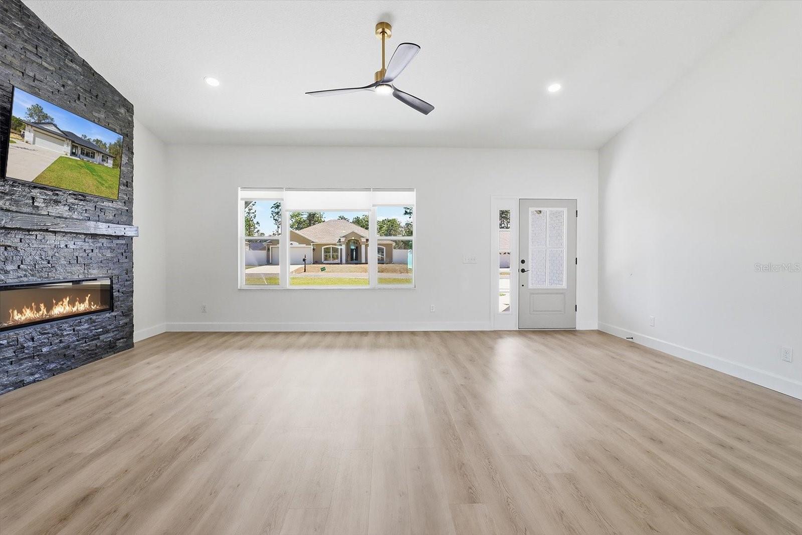 CITRUS SPGS UNIT 09 - Residential