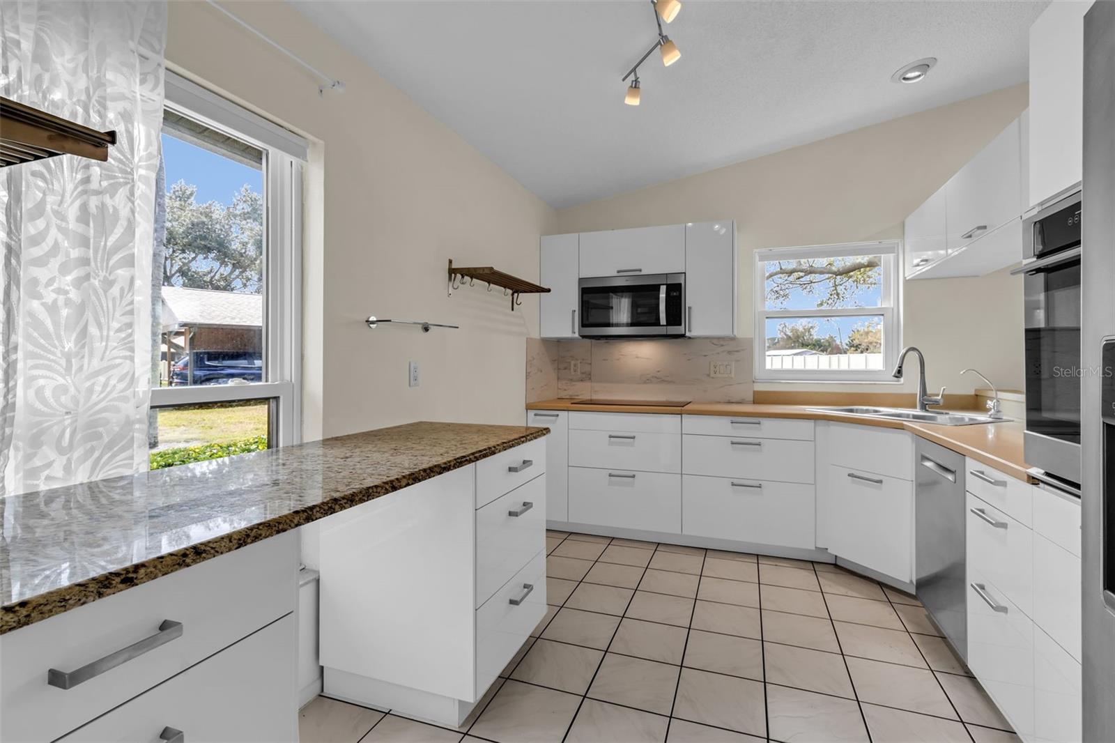 CURRY COVE - Residential