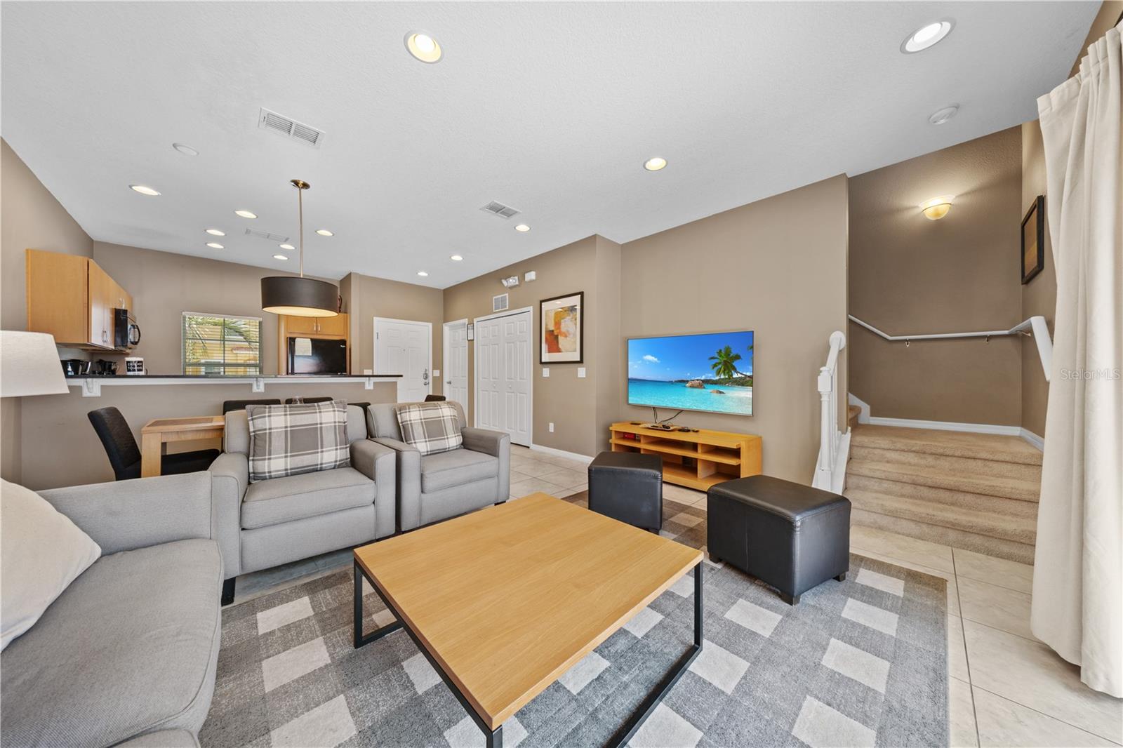 ENCANTADA PH 2 - Residential
