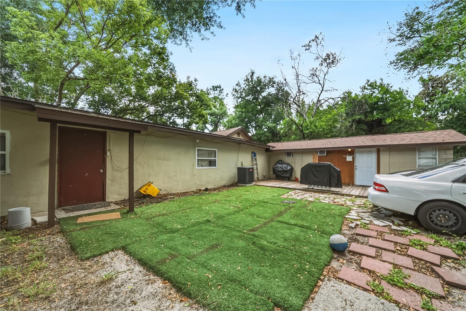 LAKE KATHRYN PARK - Residential