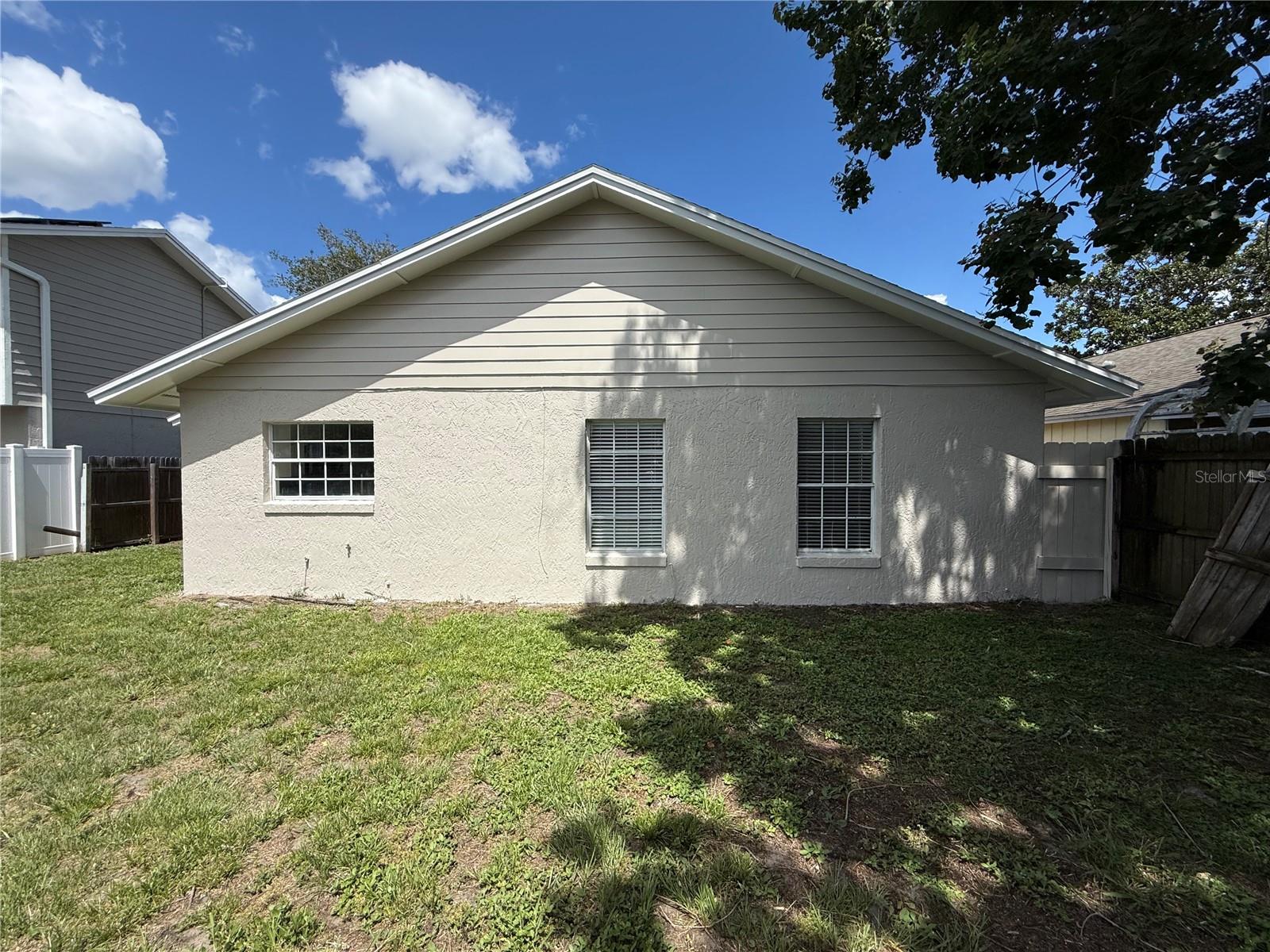 COUNTRY LANE - Residential