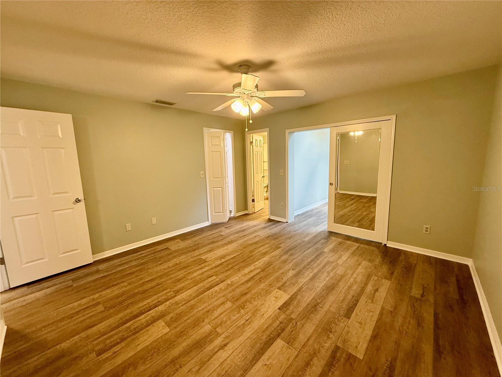 COUNTRY LANE - Residential