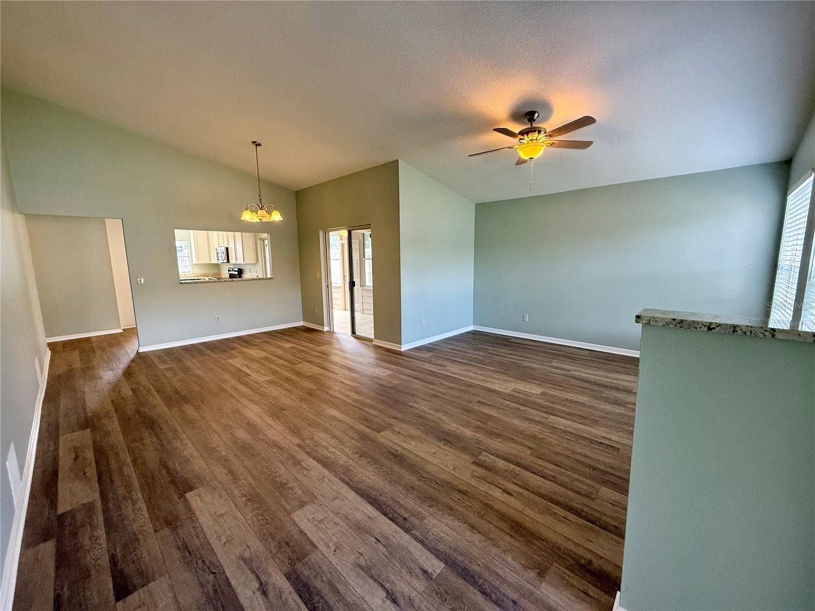 COUNTRY LANE - Residential
