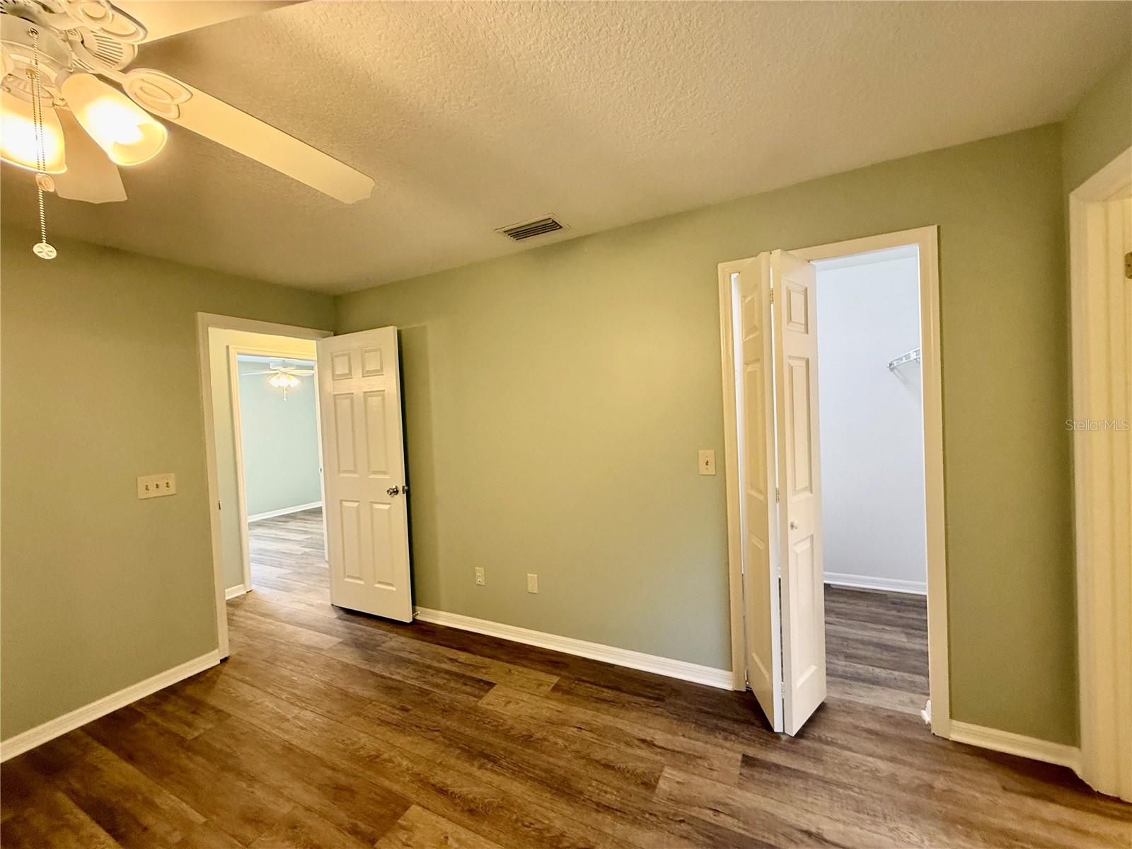 COUNTRY LANE - Residential