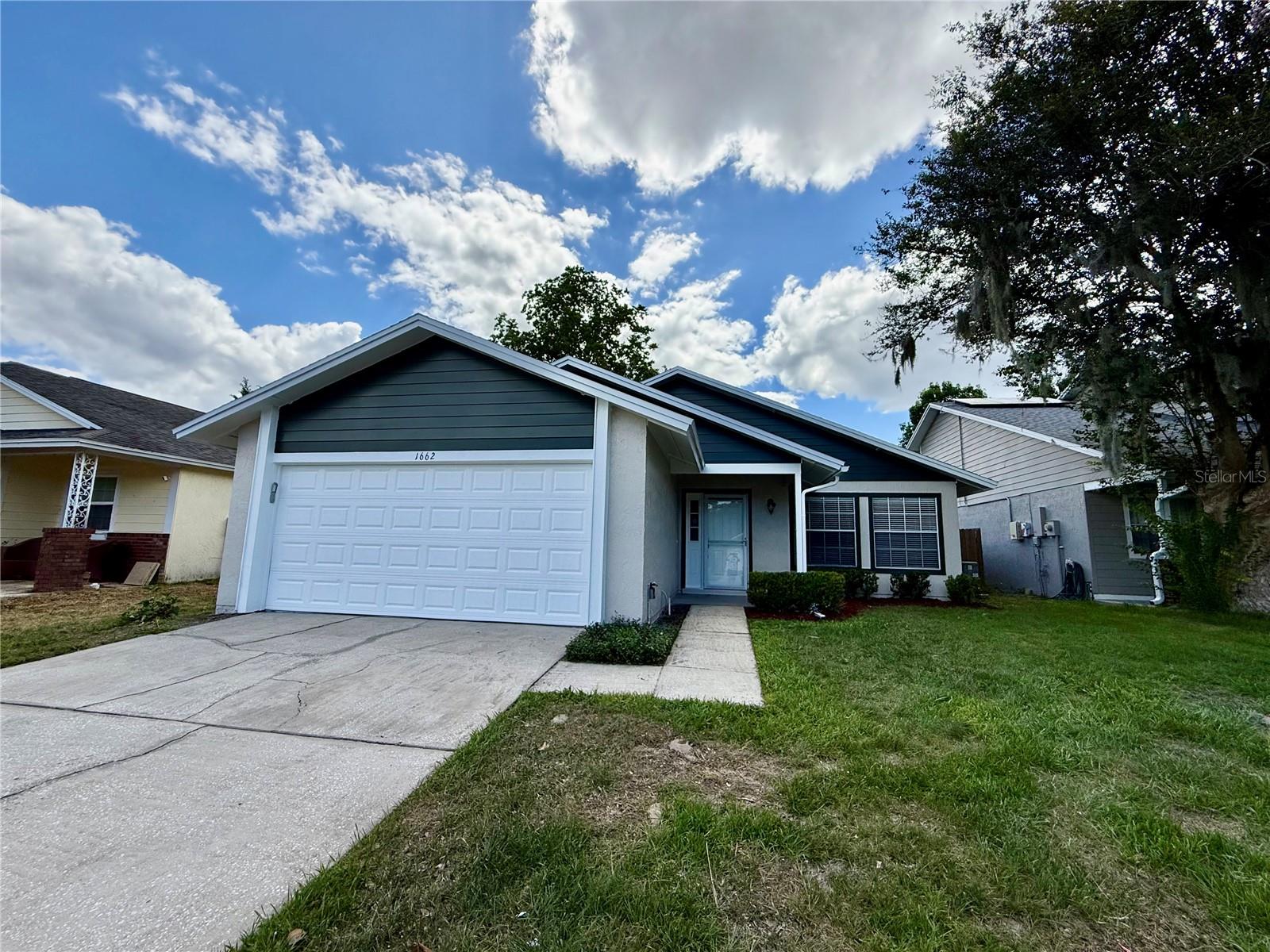 COUNTRY LANE - Residential