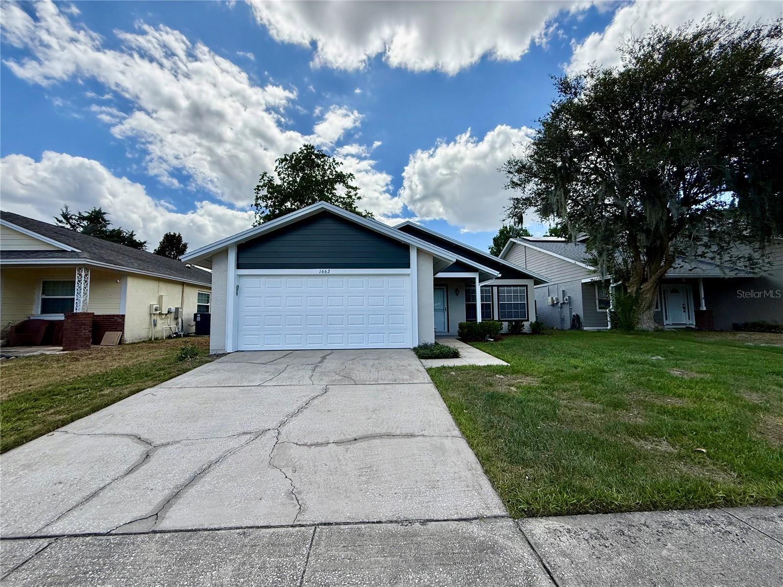 COUNTRY LANE - Residential