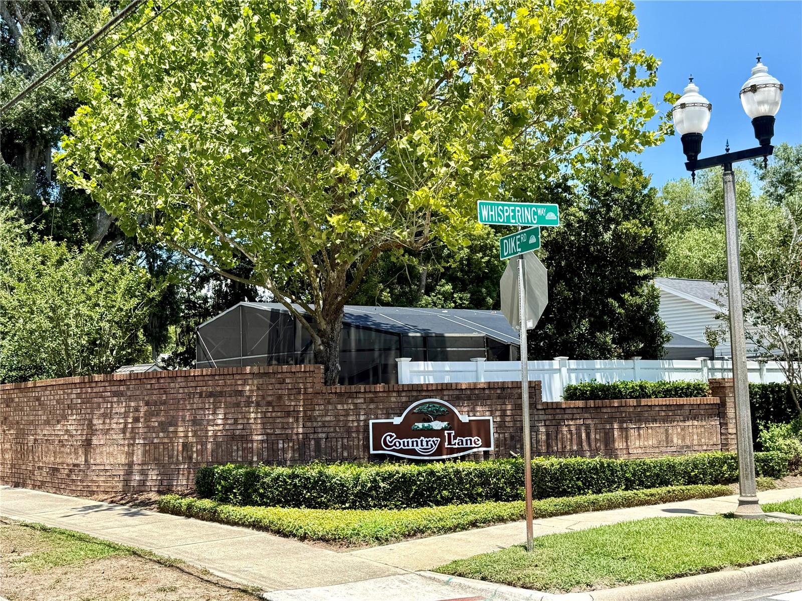 COUNTRY LANE - Residential