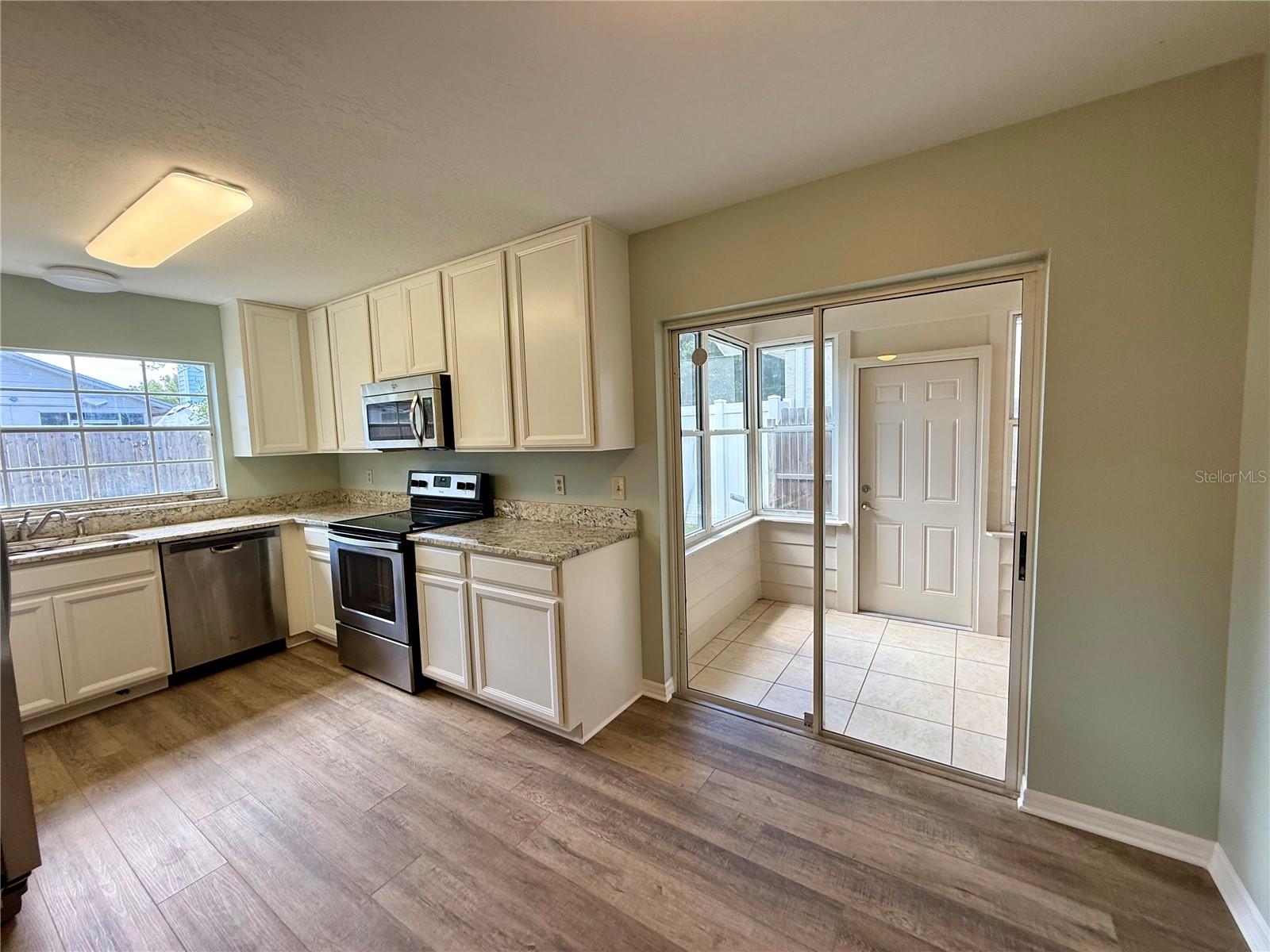 COUNTRY LANE - Residential