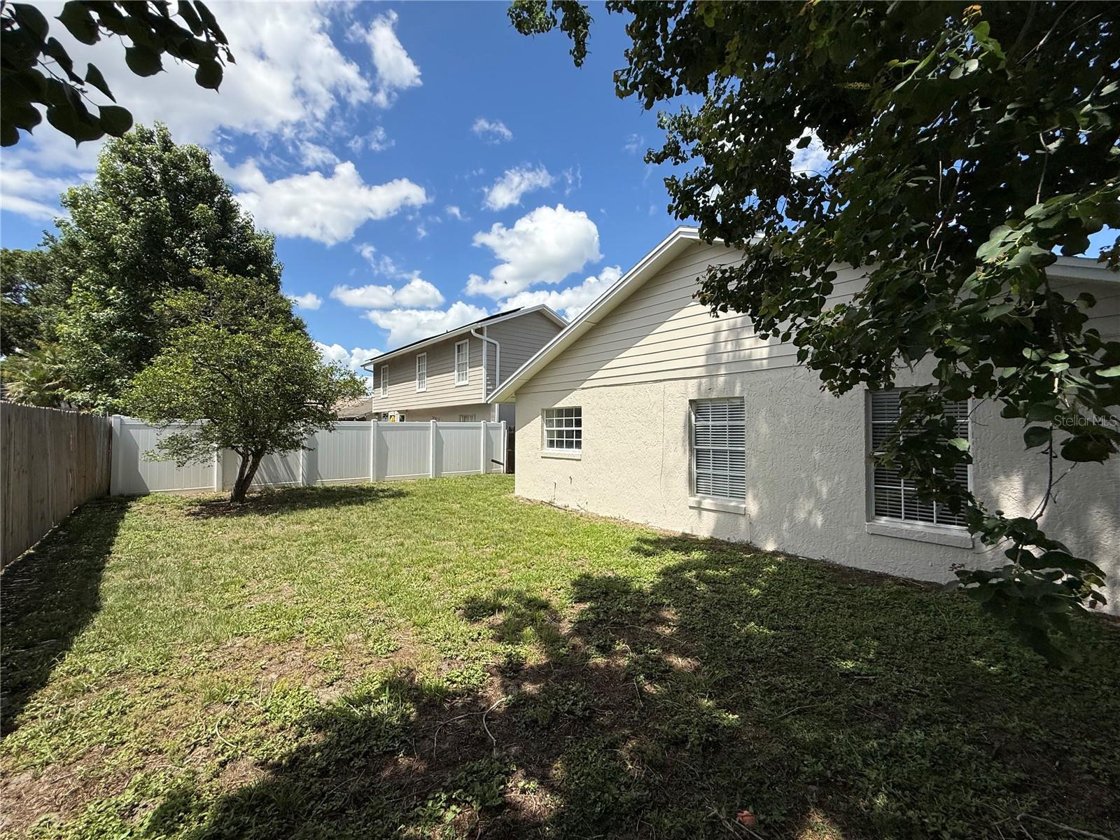 COUNTRY LANE - Residential
