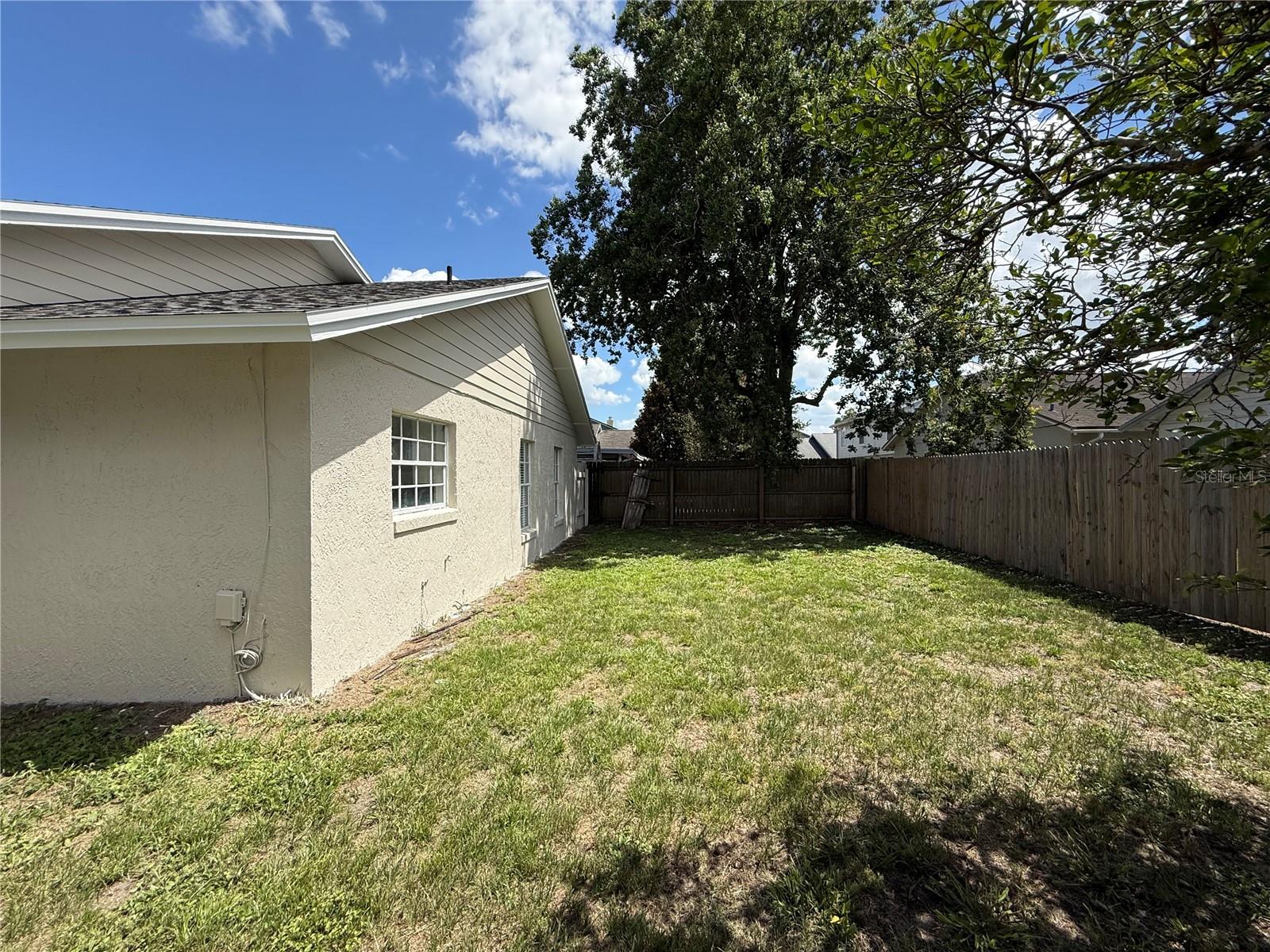 COUNTRY LANE - Residential