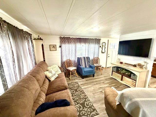 HIDEAWAY - Residential