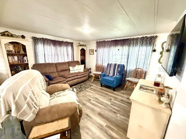 HIDEAWAY - Residential