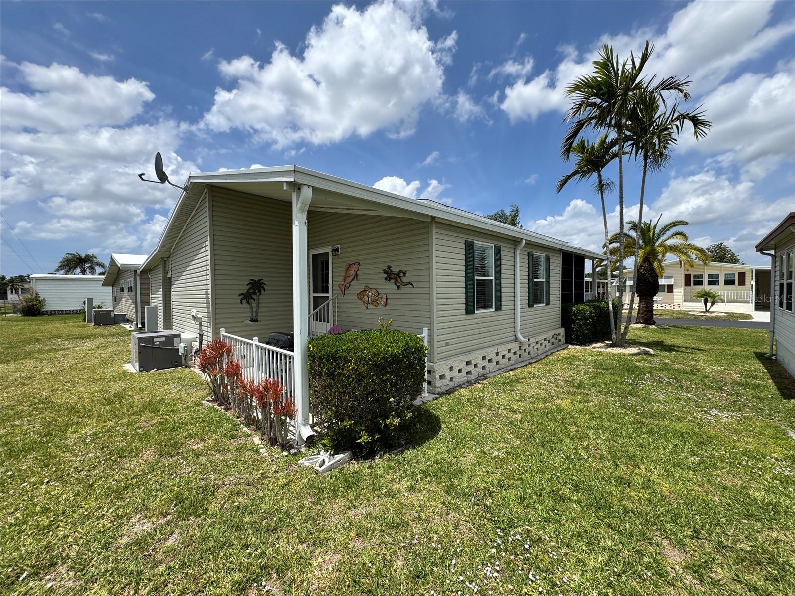WINDWARD ISLES - Residential