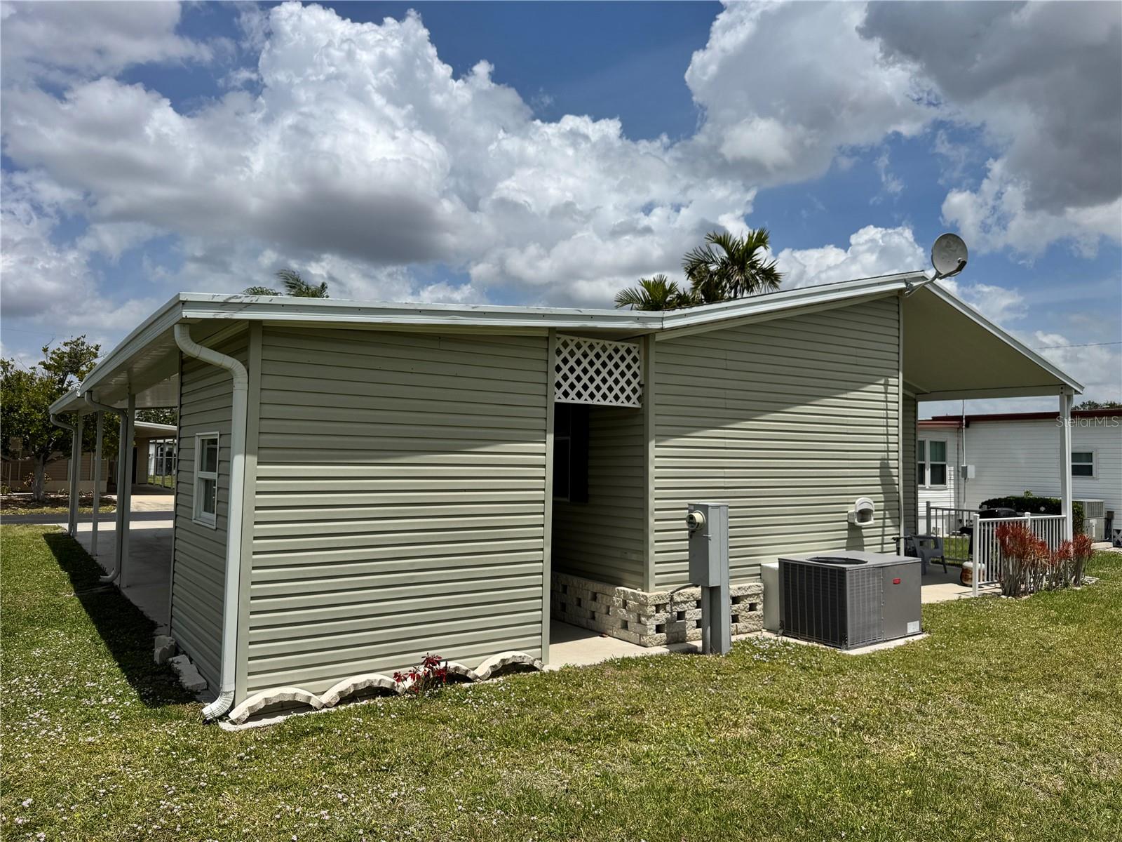 WINDWARD ISLES - Residential