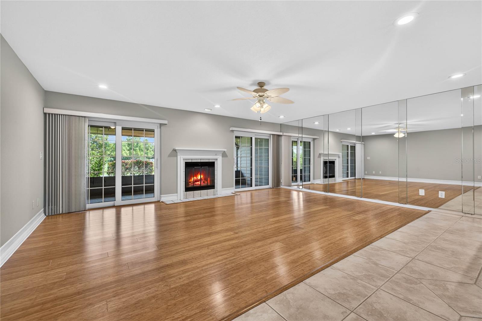 LINKS THE CONDO - Residential