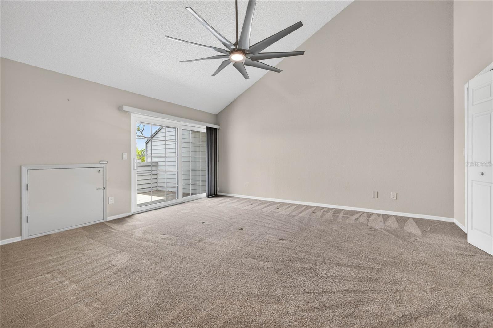 LINKS THE CONDO - Residential