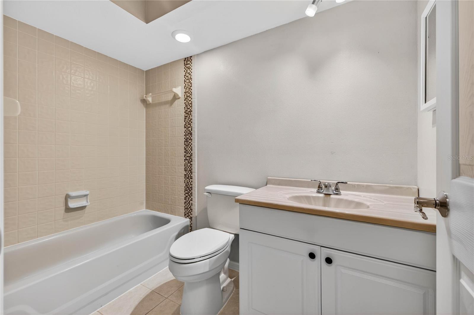 LINKS THE CONDO - Residential