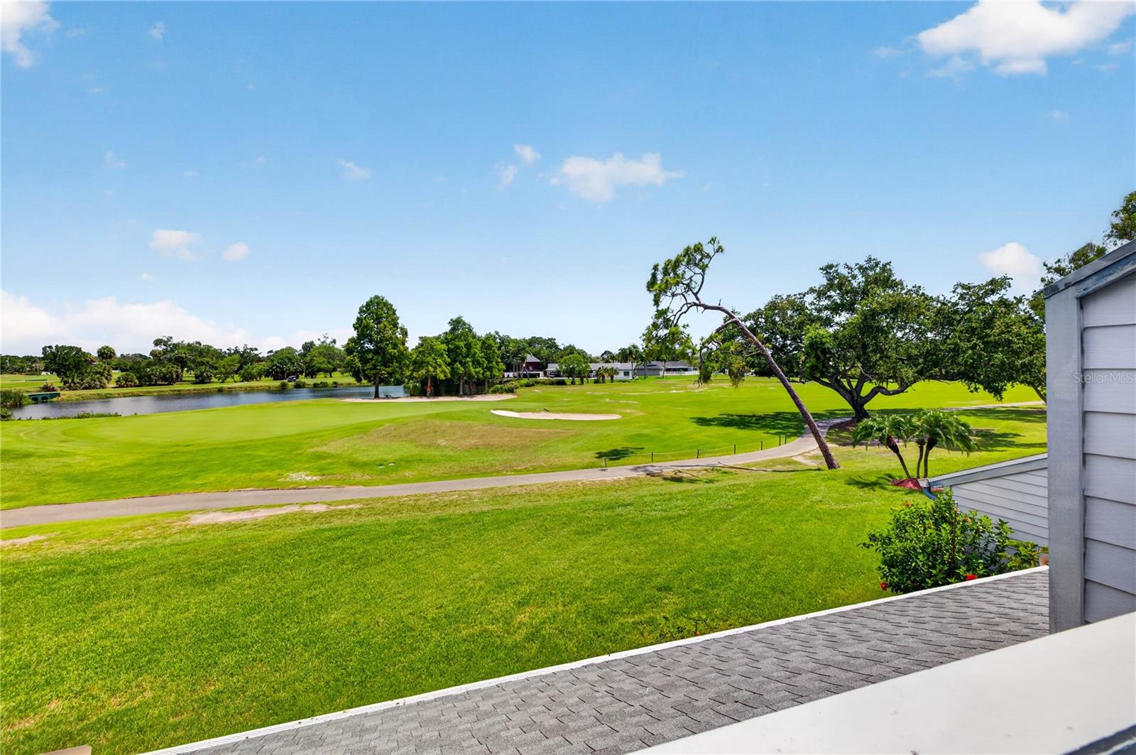 LINKS THE CONDO - Residential