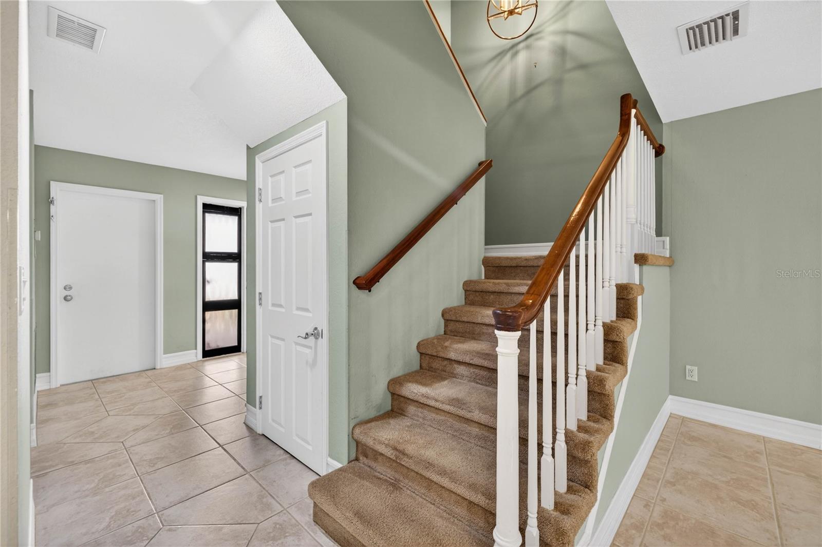 LINKS THE CONDO - Residential
