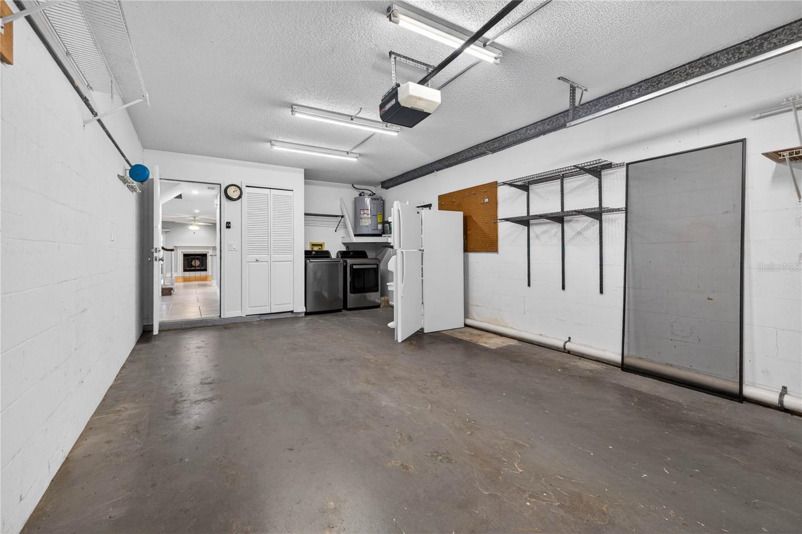 LINKS THE CONDO - Residential