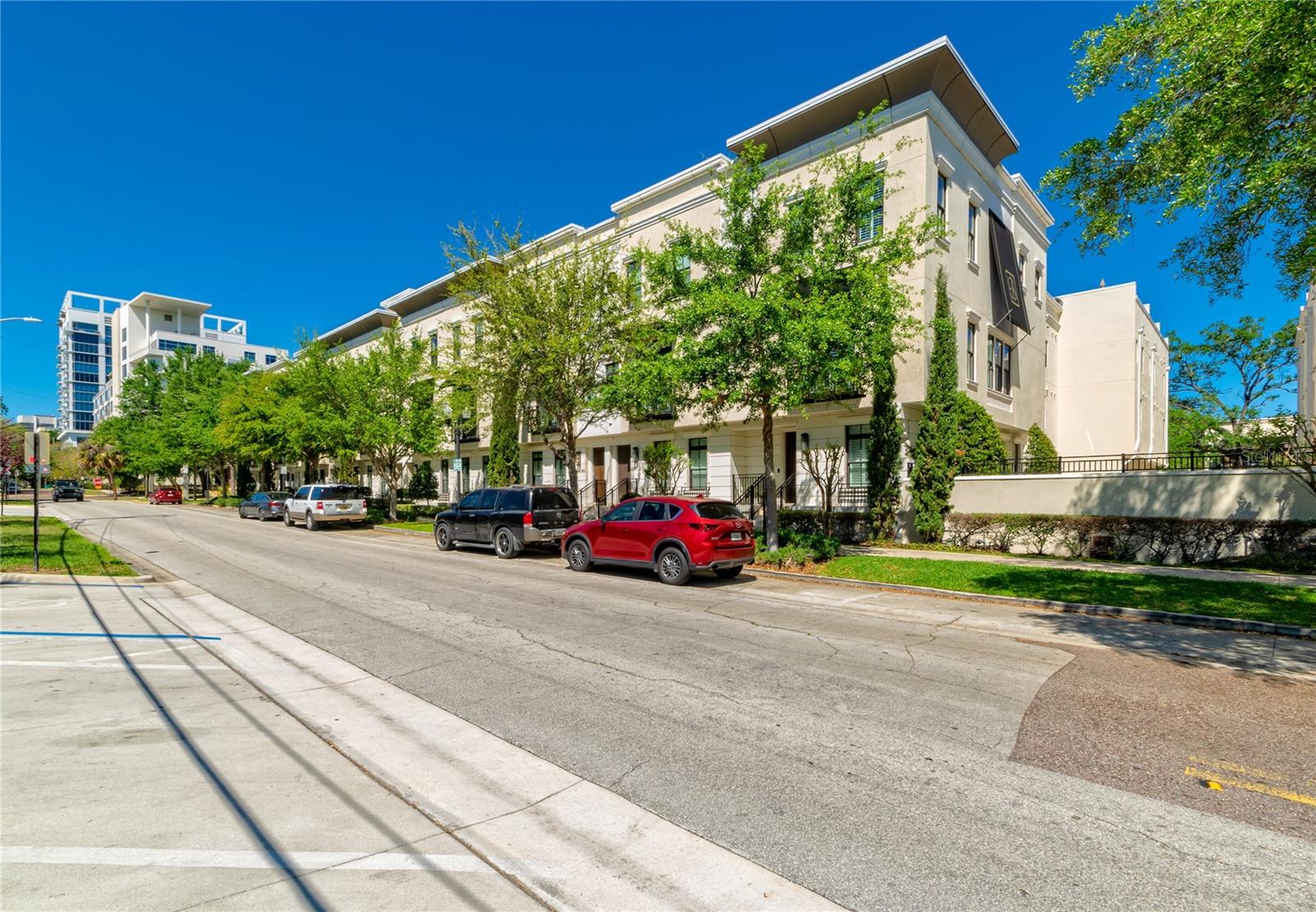 BROWNSTONES/THORNTON PARK - Residential Lease