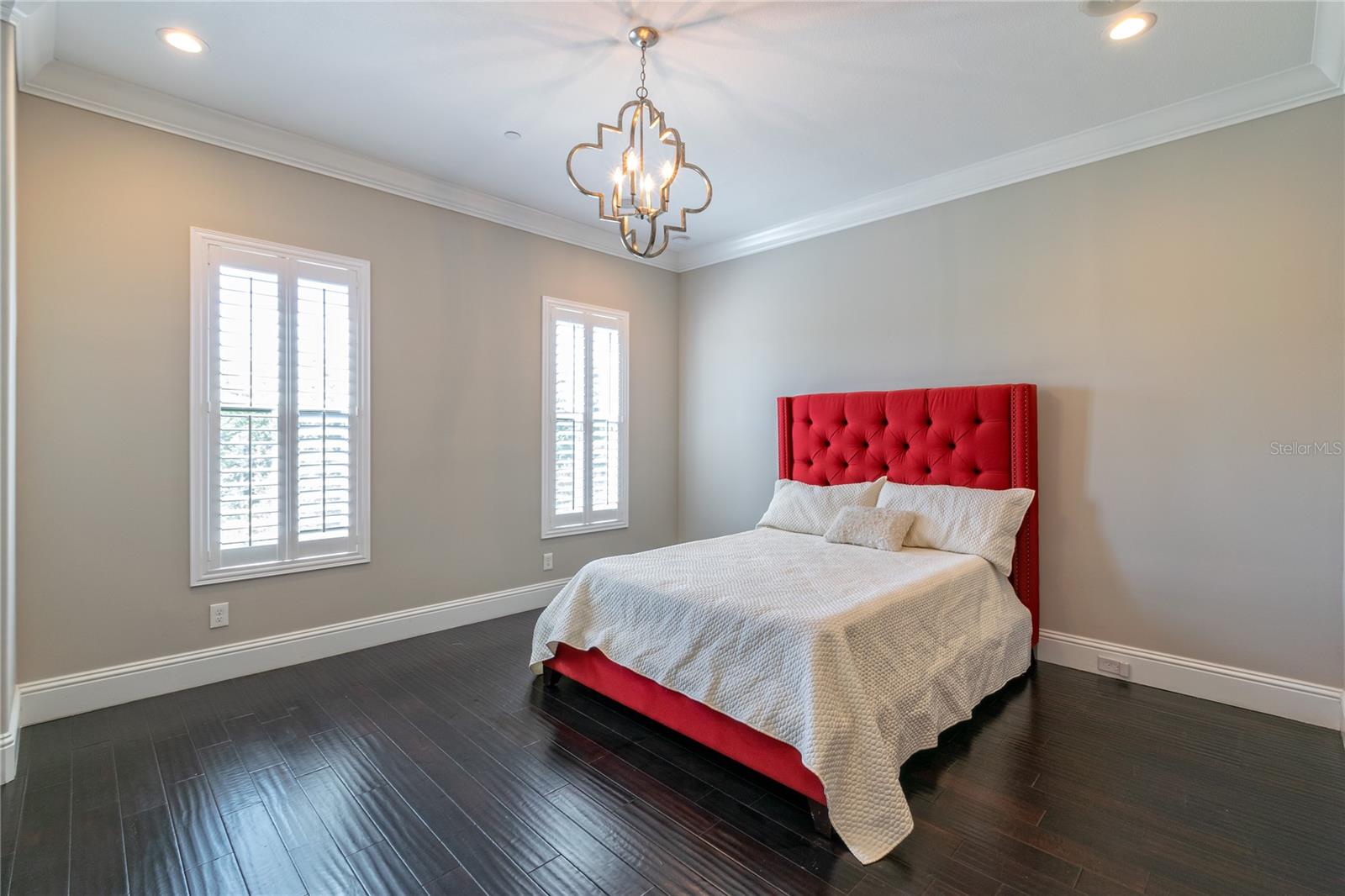 BROWNSTONES/THORNTON PARK - Residential Lease