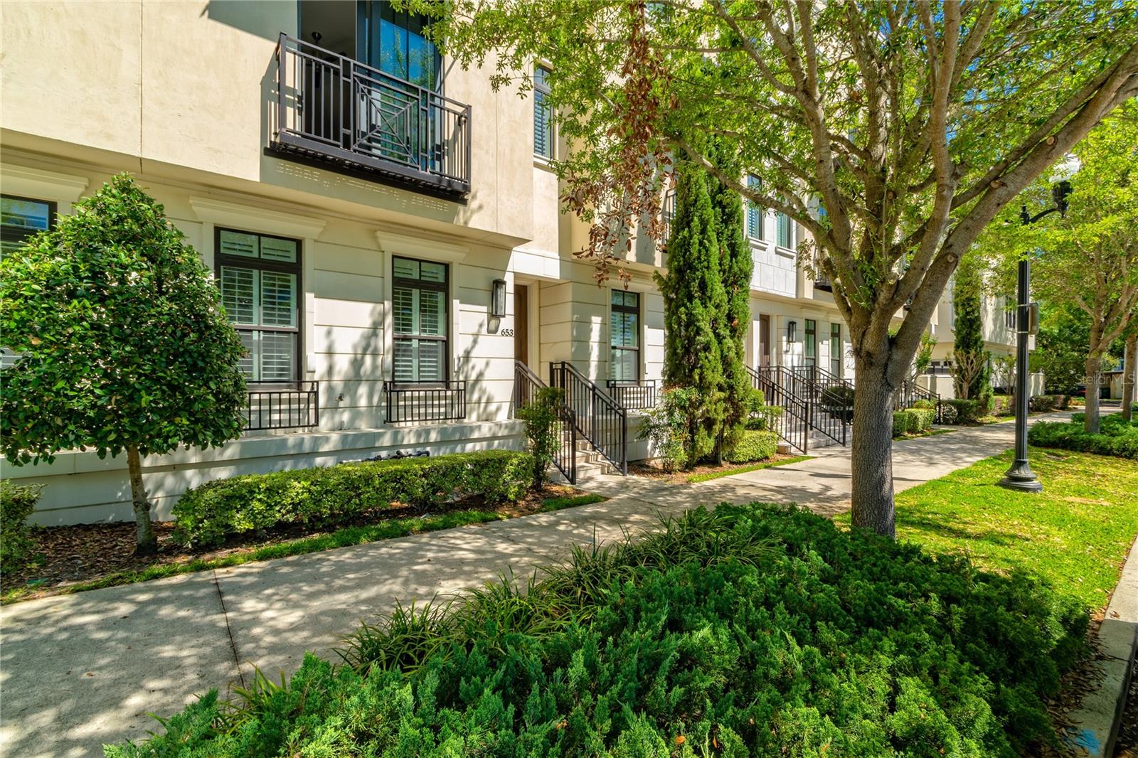 BROWNSTONES/THORNTON PARK - Residential Lease