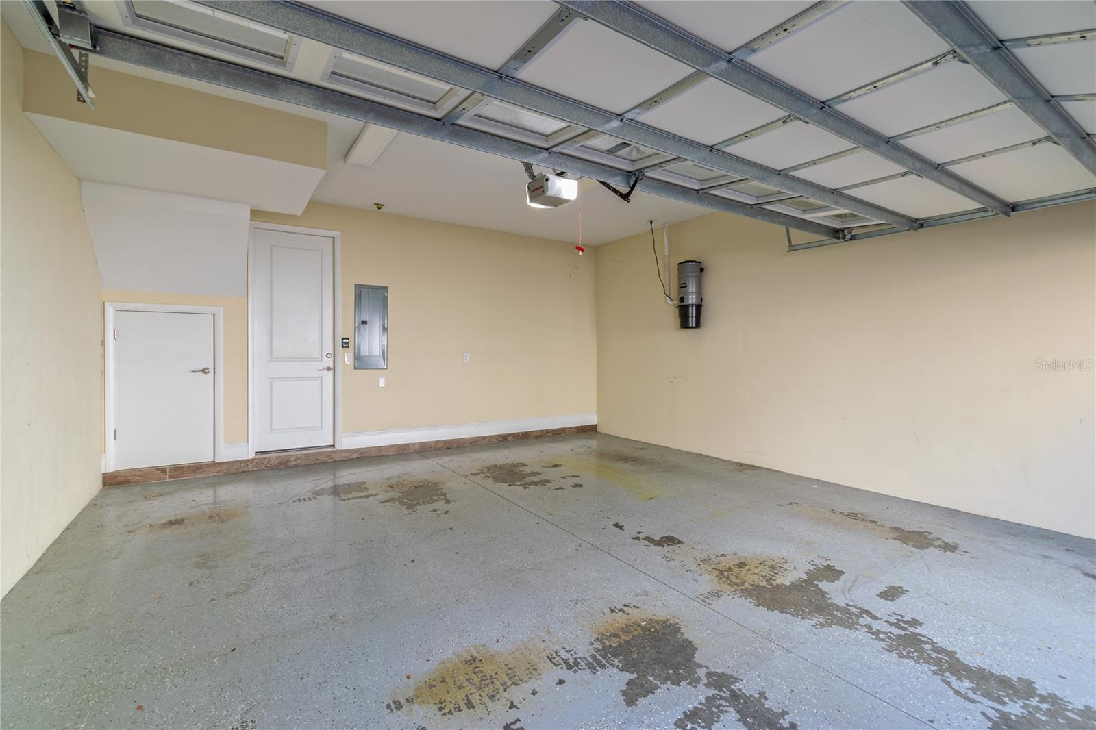 BROWNSTONES/THORNTON PARK - Residential Lease