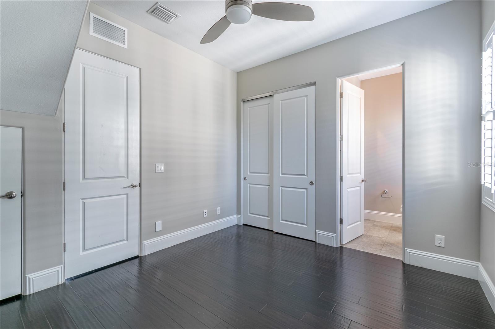 BROWNSTONES/THORNTON PARK - Residential Lease