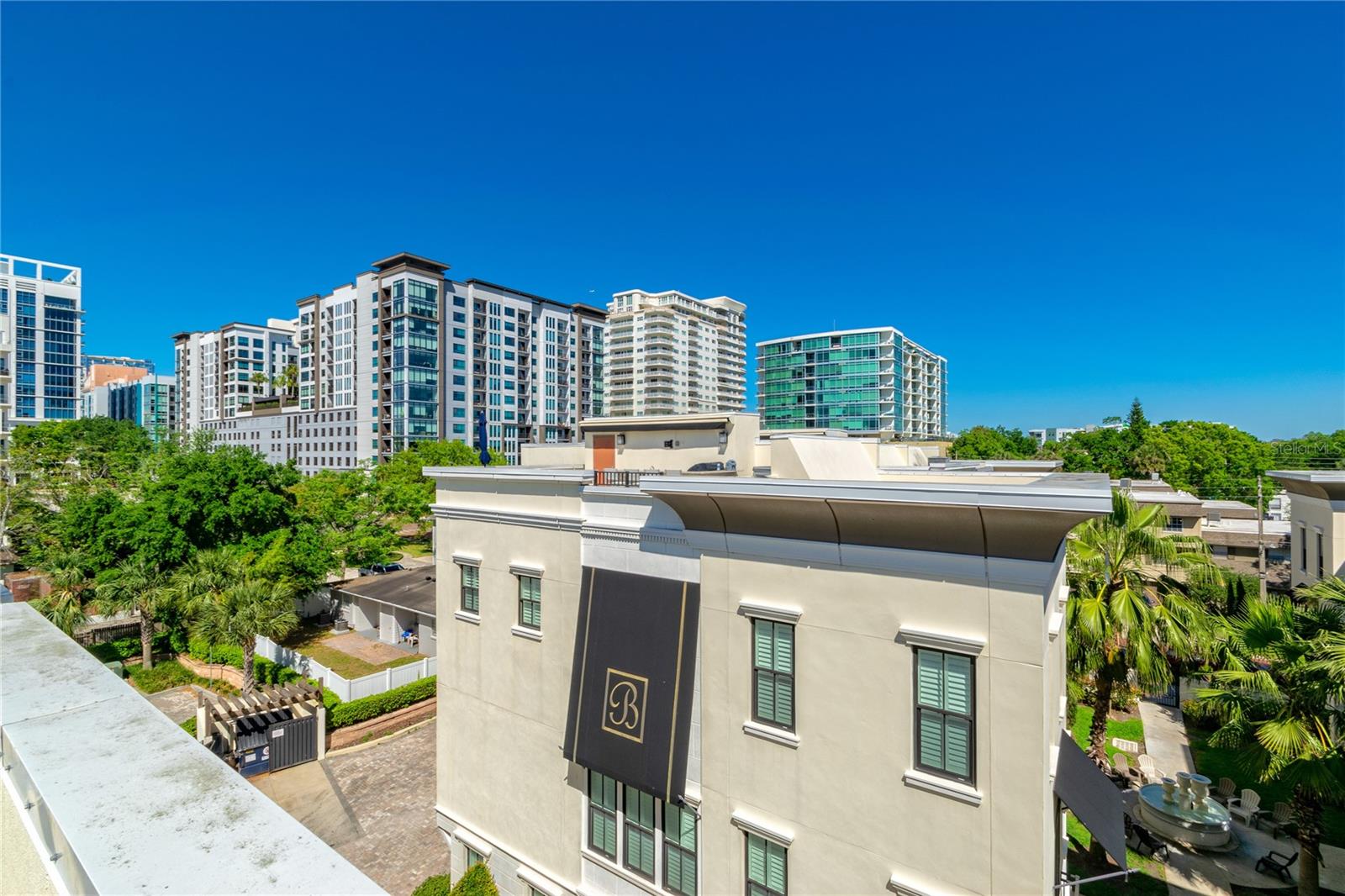BROWNSTONES/THORNTON PARK - Residential Lease