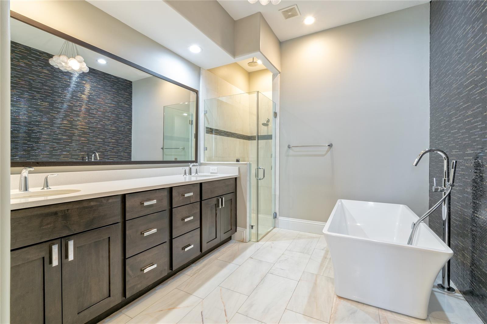 BROWNSTONES/THORNTON PARK - Residential Lease