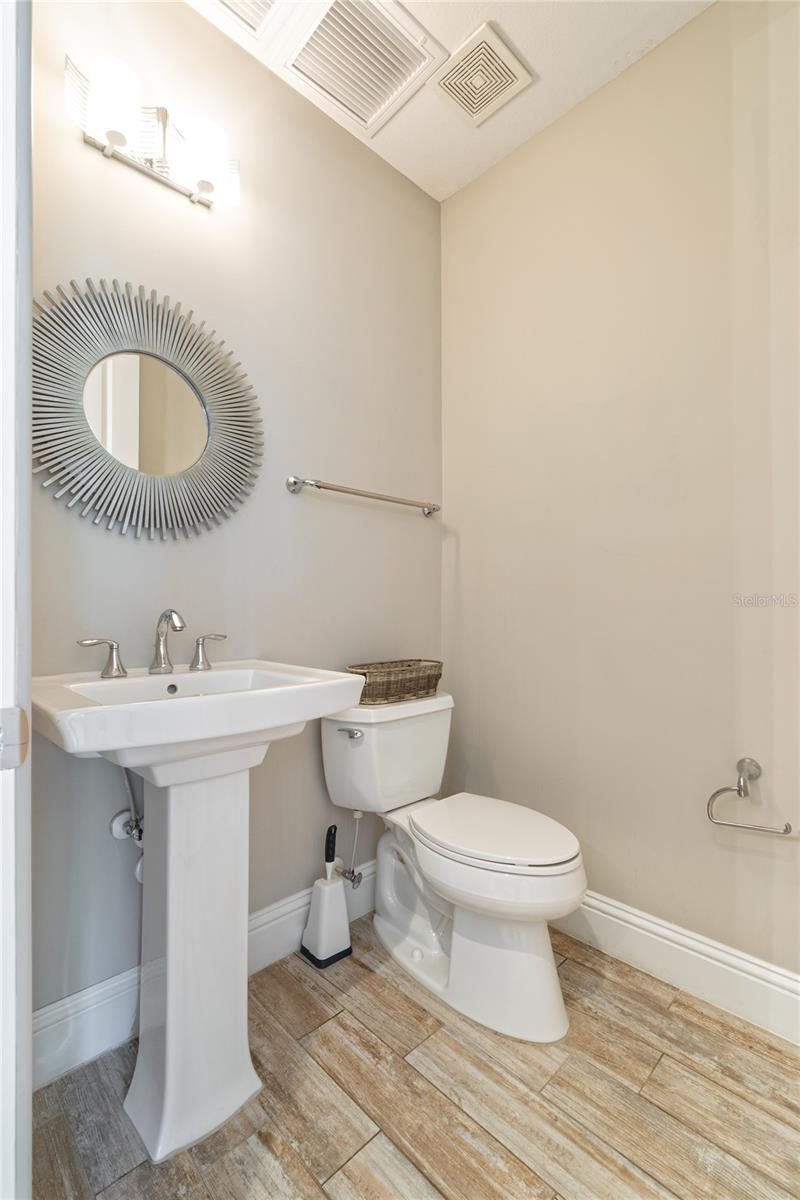 BROWNSTONES/THORNTON PARK - Residential Lease