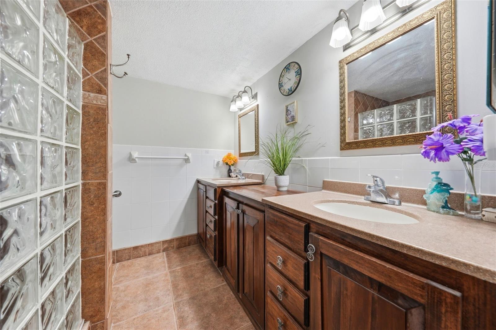 PLANTATION APTS ORLANDO - Residential