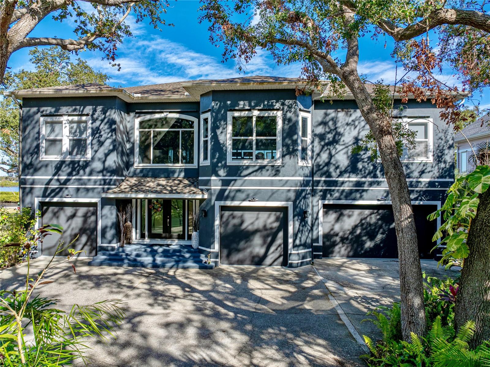 BAYFRONT MANOR - Residential
