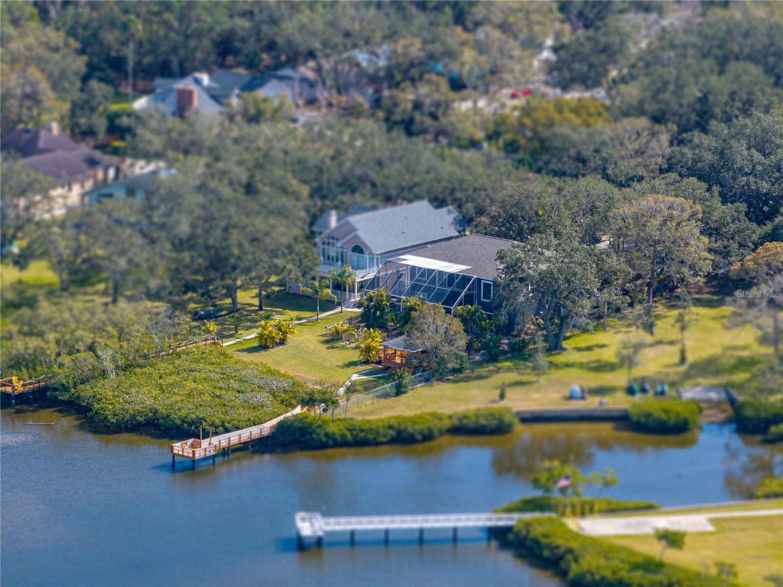 BAYFRONT MANOR - Residential
