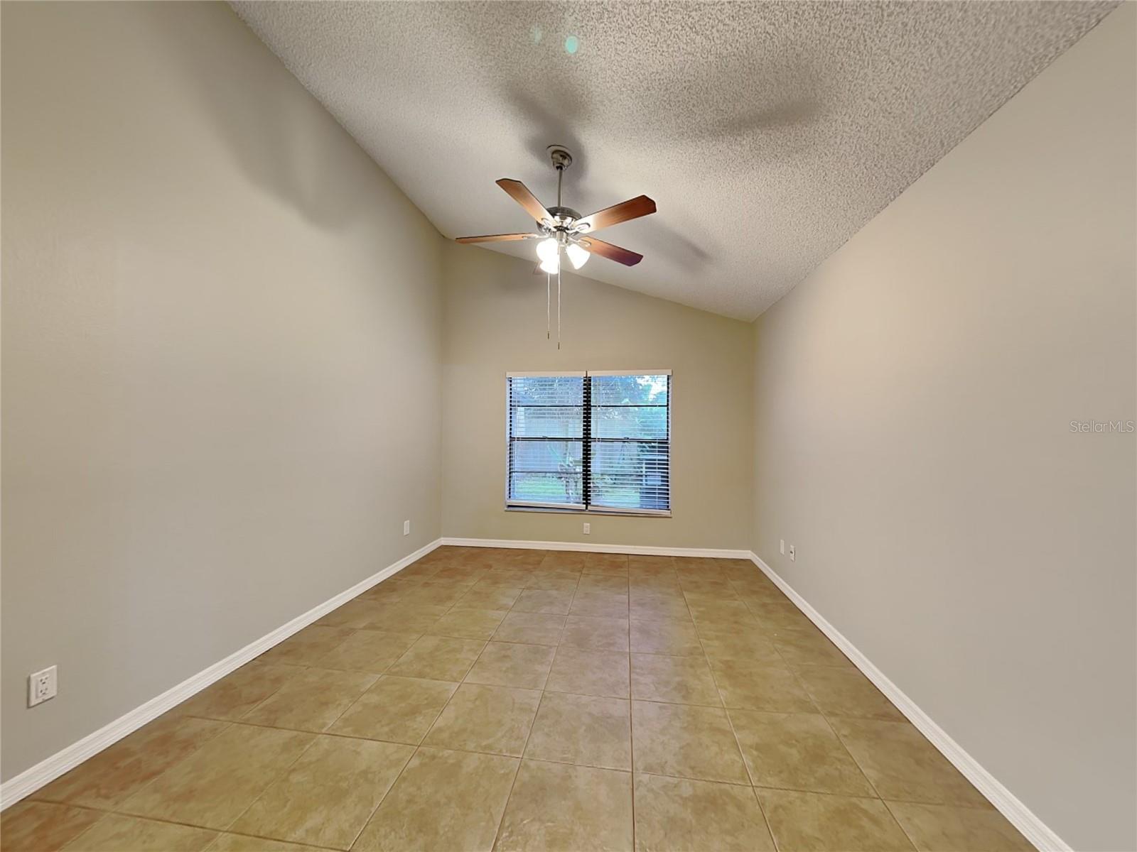 LAKEWOOD AT THE CROSSINGS UNIT 2 - Residential Lease
