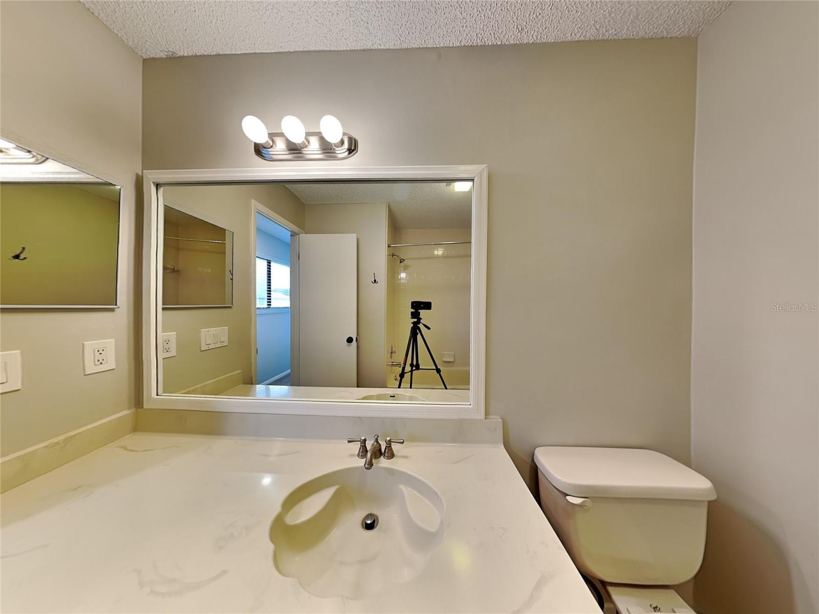 LAKEWOOD AT THE CROSSINGS UNIT 2 - Residential Lease