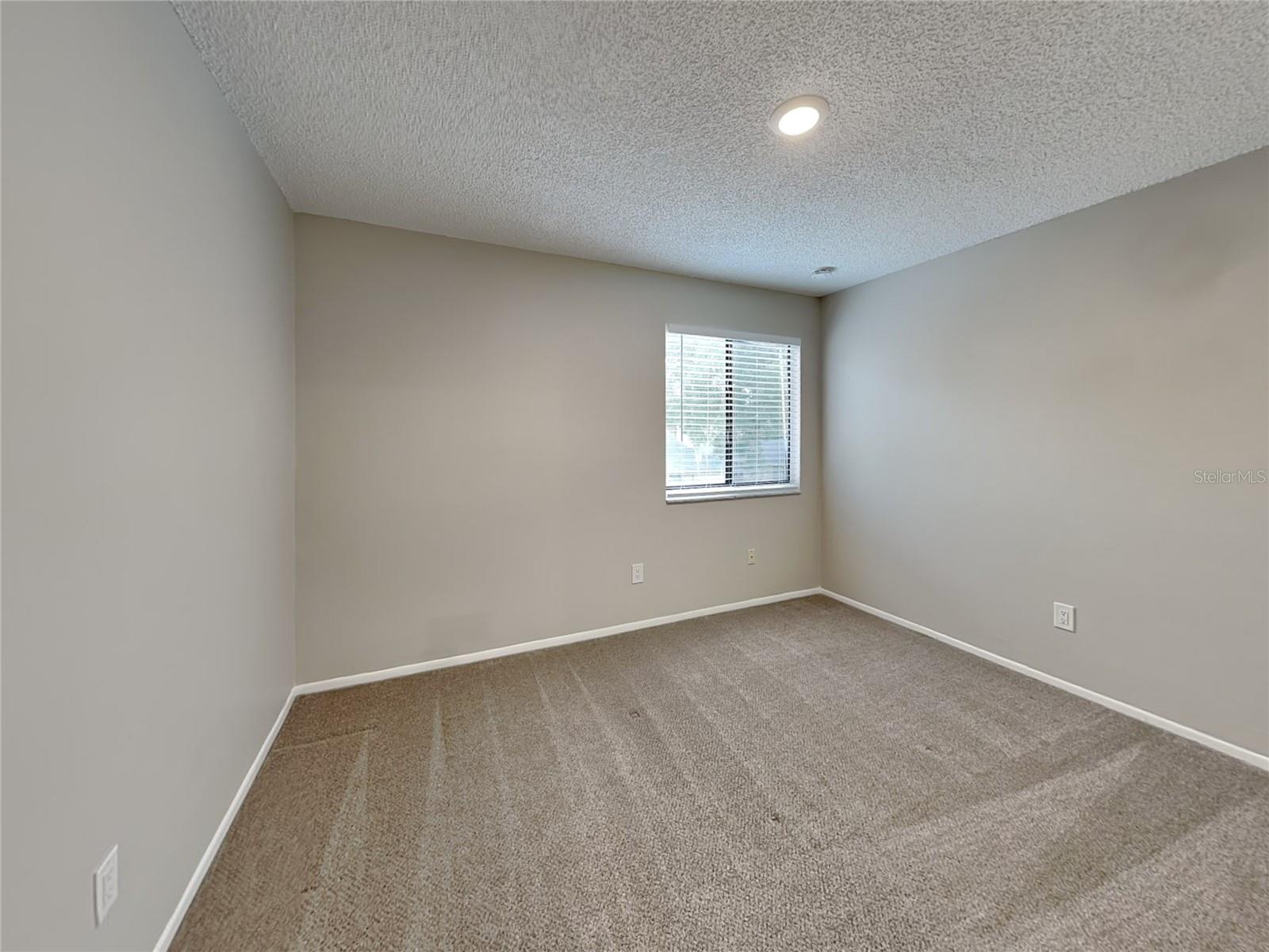 LAKEWOOD AT THE CROSSINGS UNIT 2 - Residential Lease