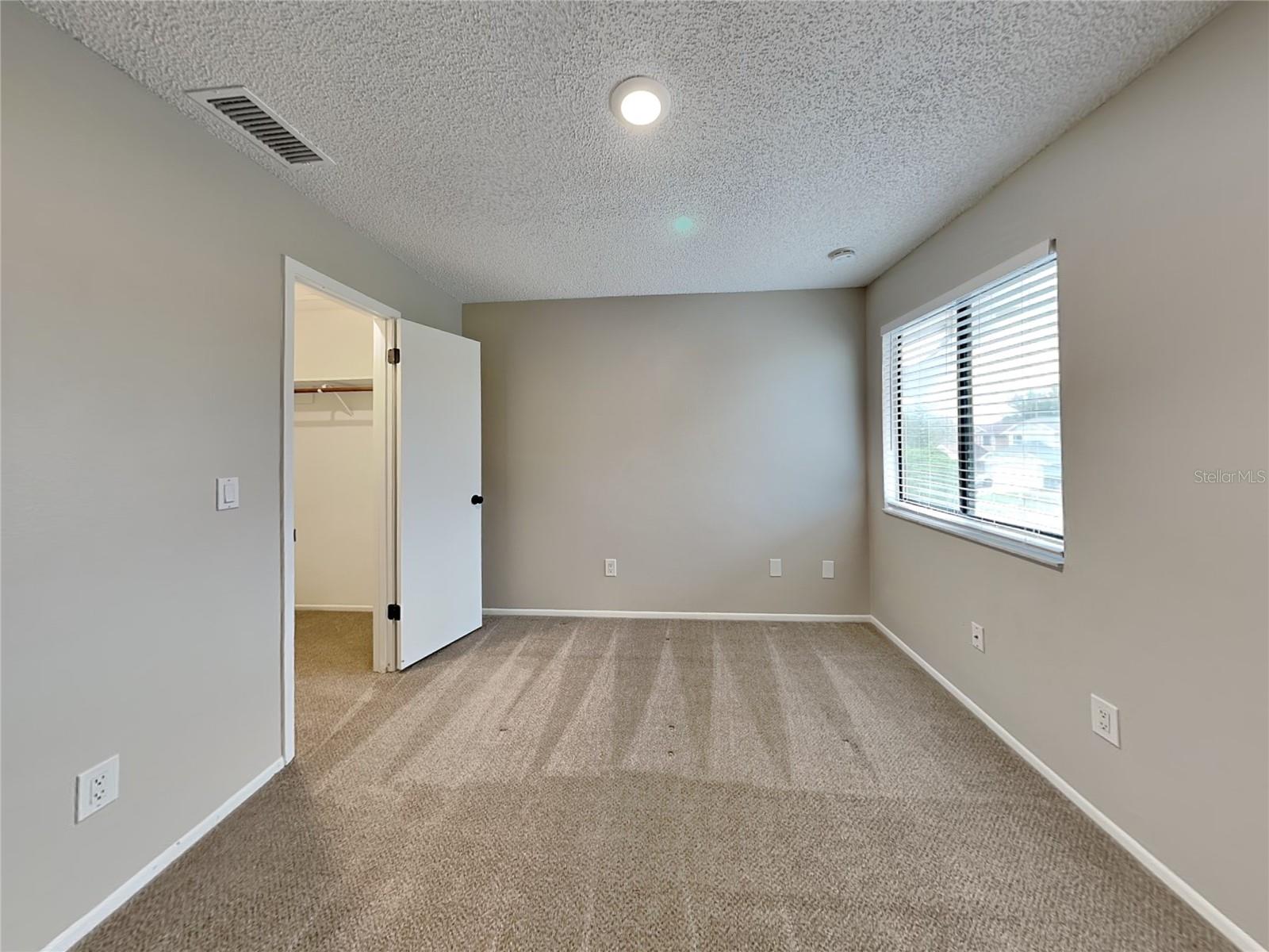 LAKEWOOD AT THE CROSSINGS UNIT 2 - Residential Lease