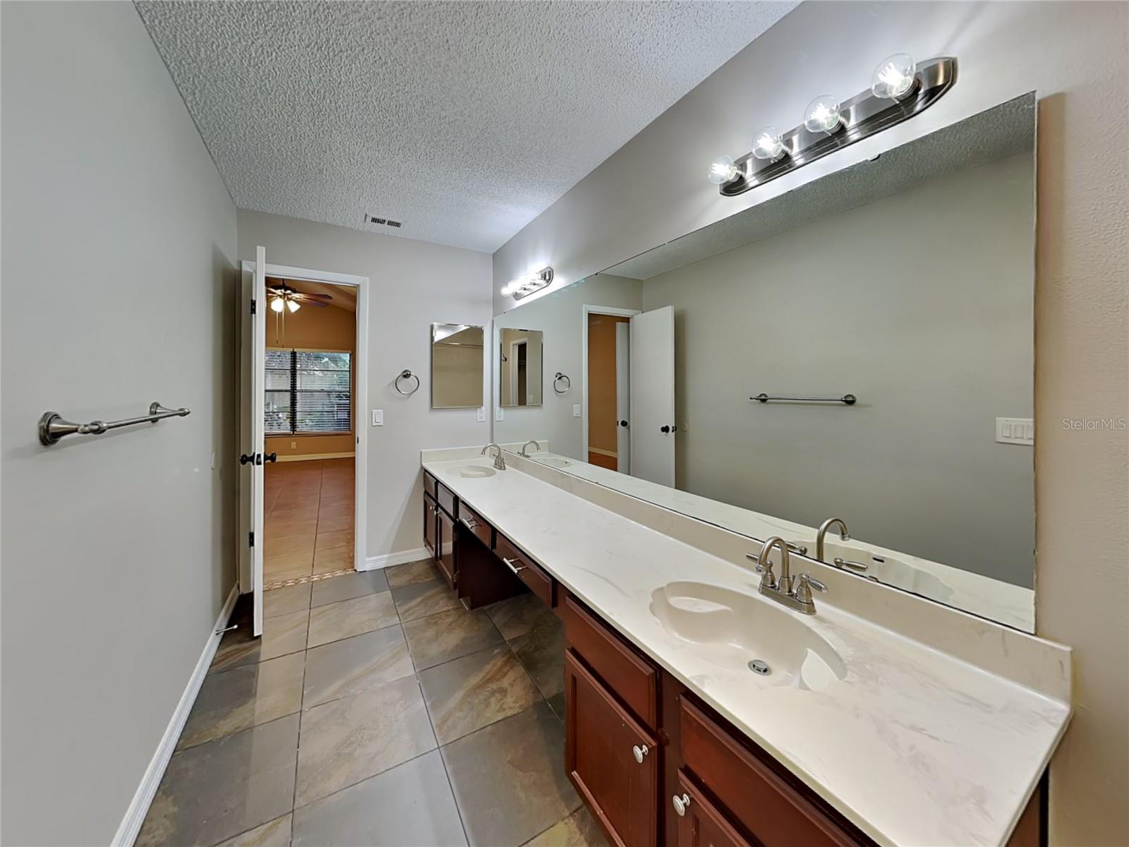LAKEWOOD AT THE CROSSINGS UNIT 2 - Residential Lease