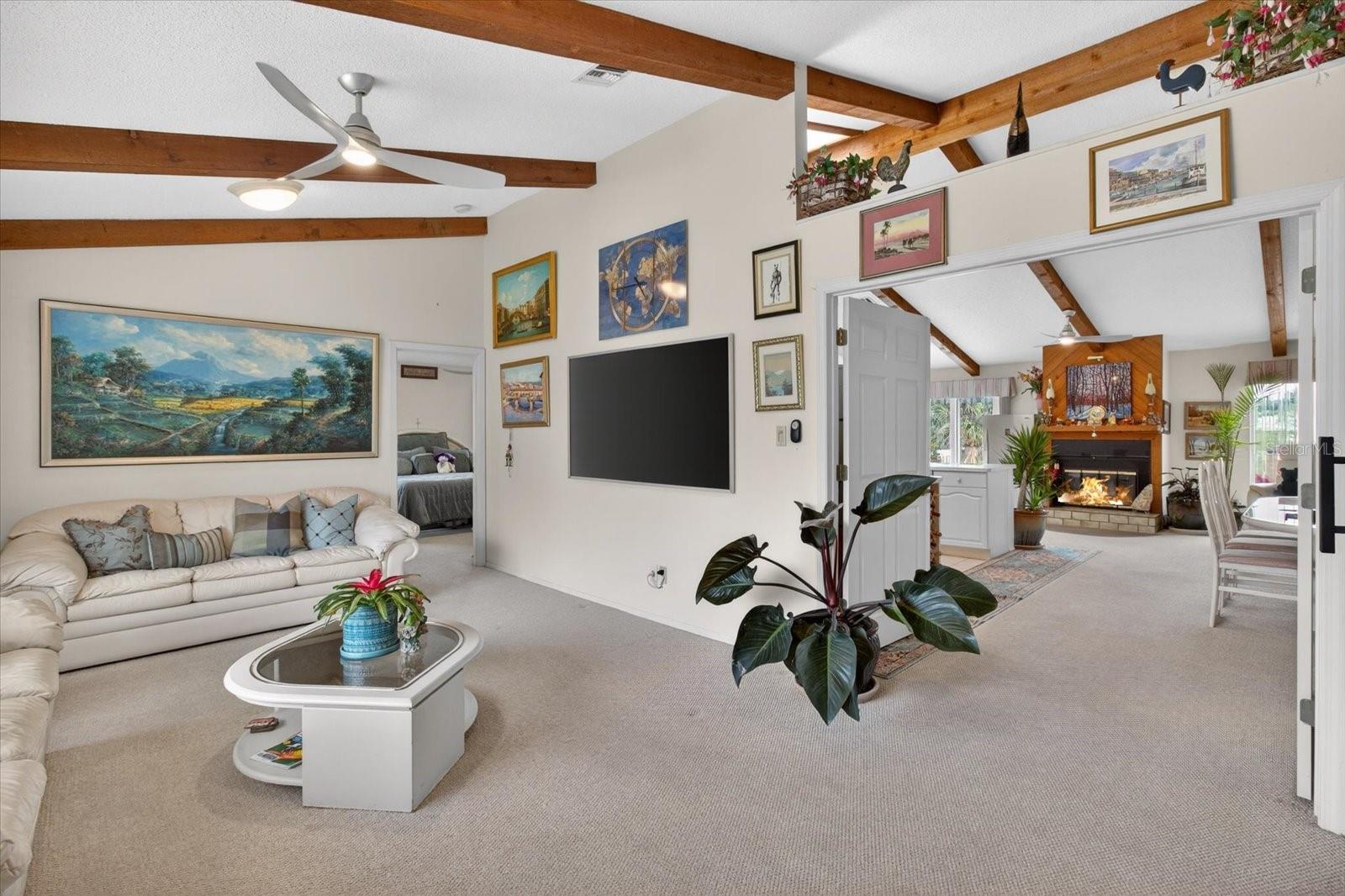 SOUTH VENICE - Residential