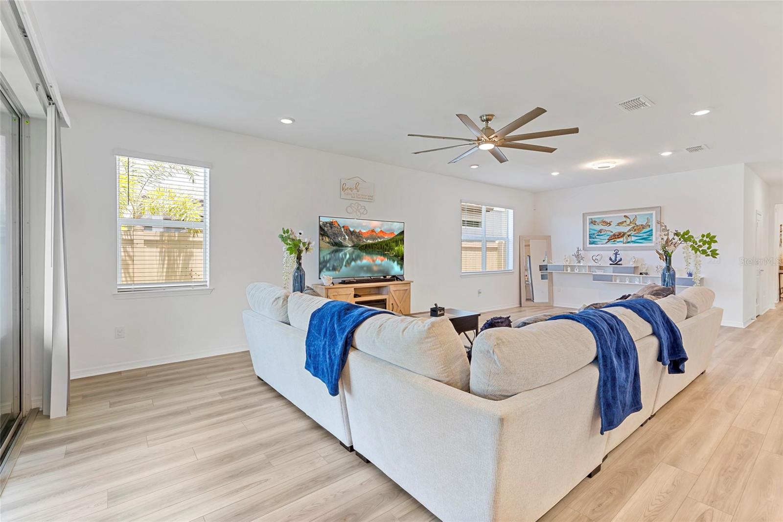 BREAKWATER - Residential