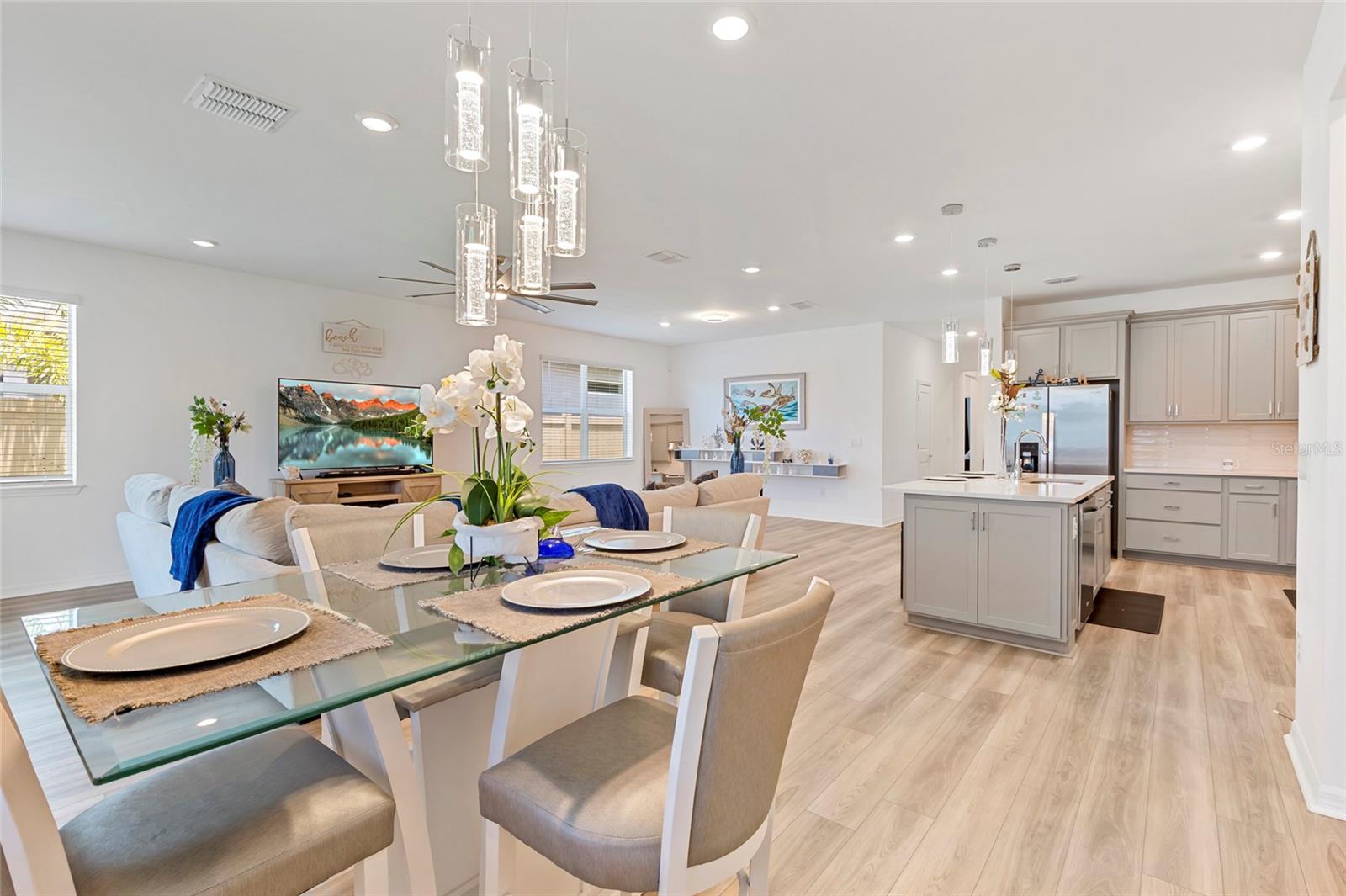 BREAKWATER - Residential