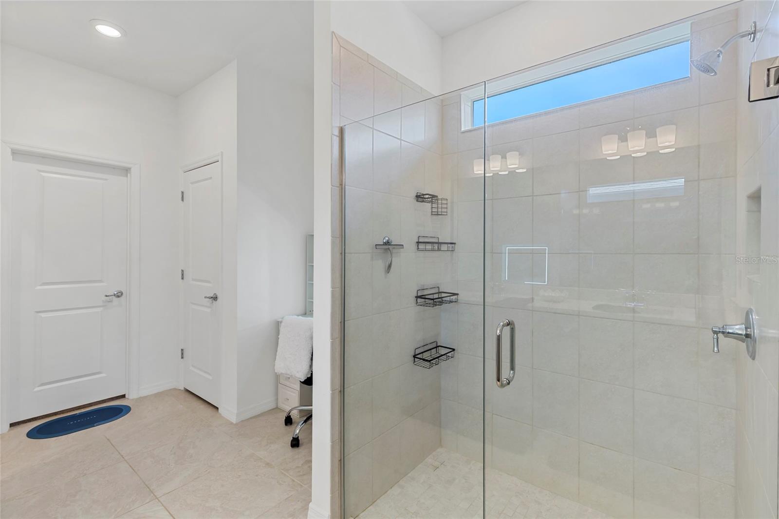 BREAKWATER - Residential