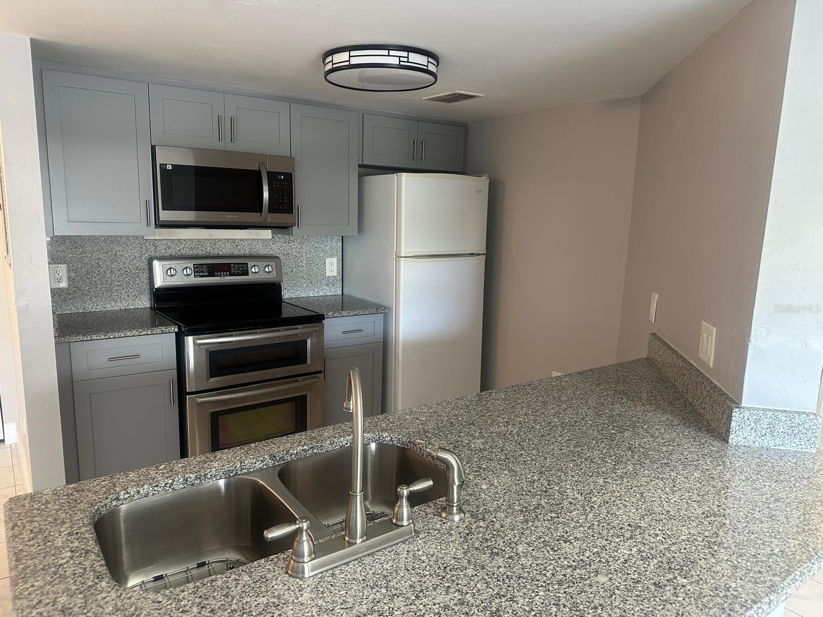 CAPE CORAL COVE CONDO - Residential Lease
