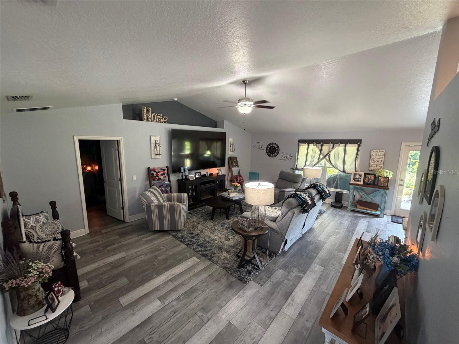 EAGLE CREST - Residential