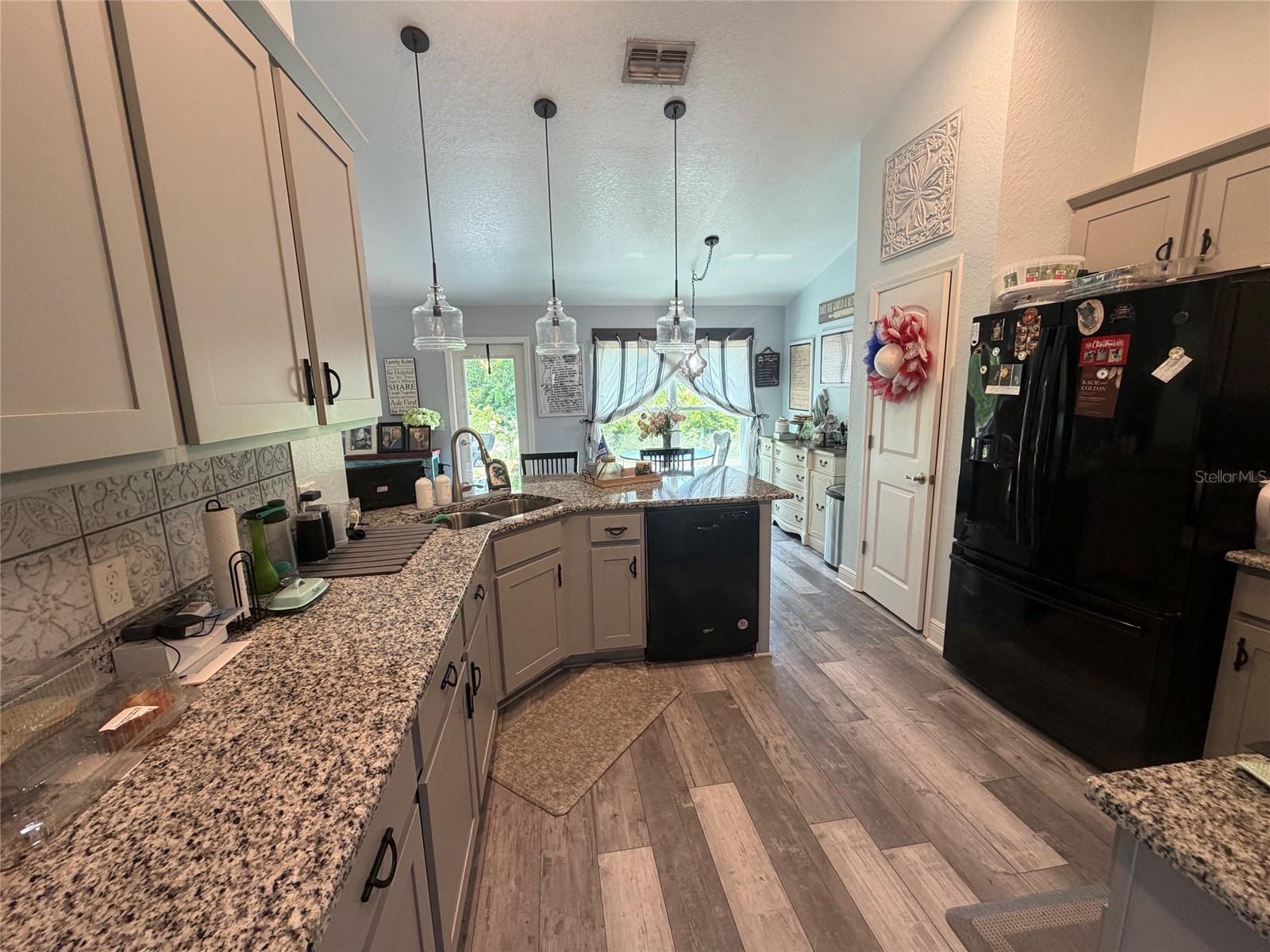 EAGLE CREST - Residential