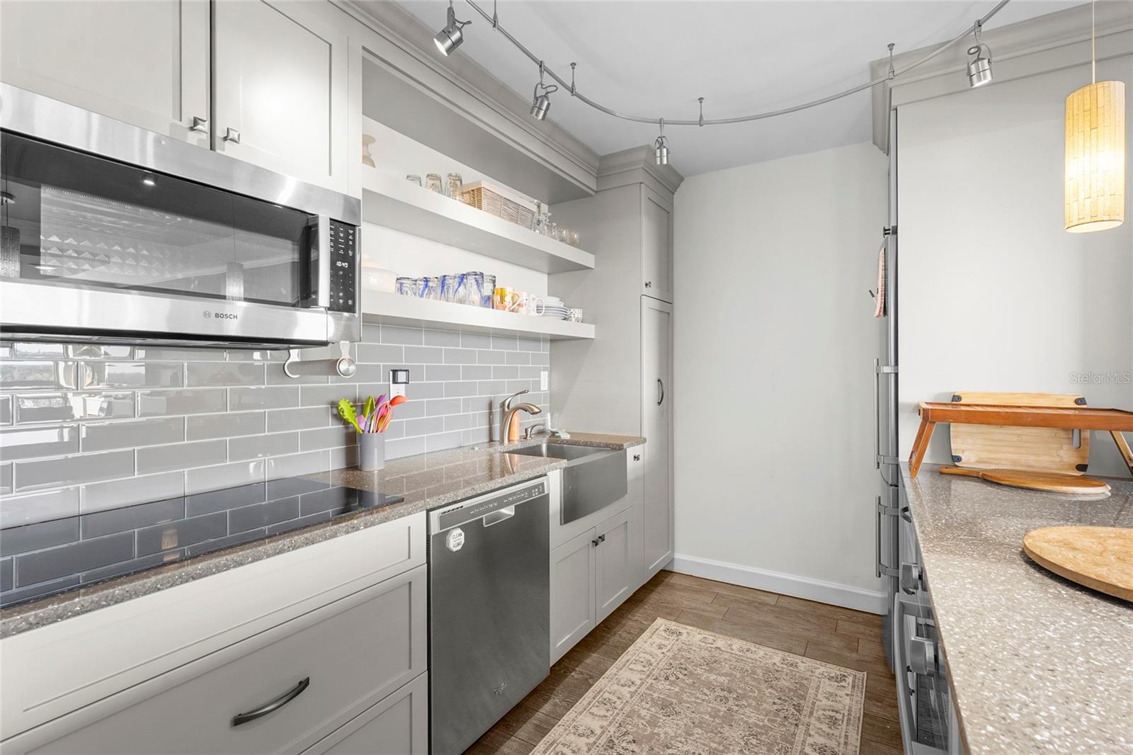 ESSEX HOUSE - Residential