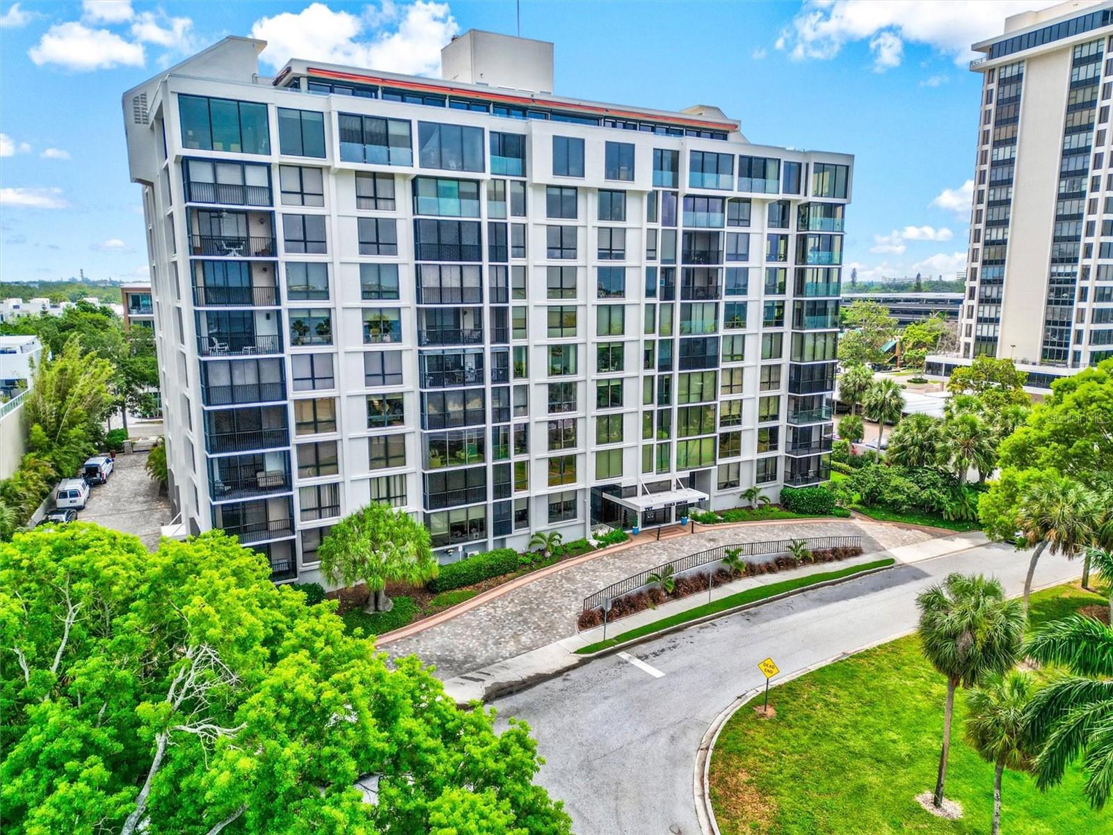 ESSEX HOUSE - Residential