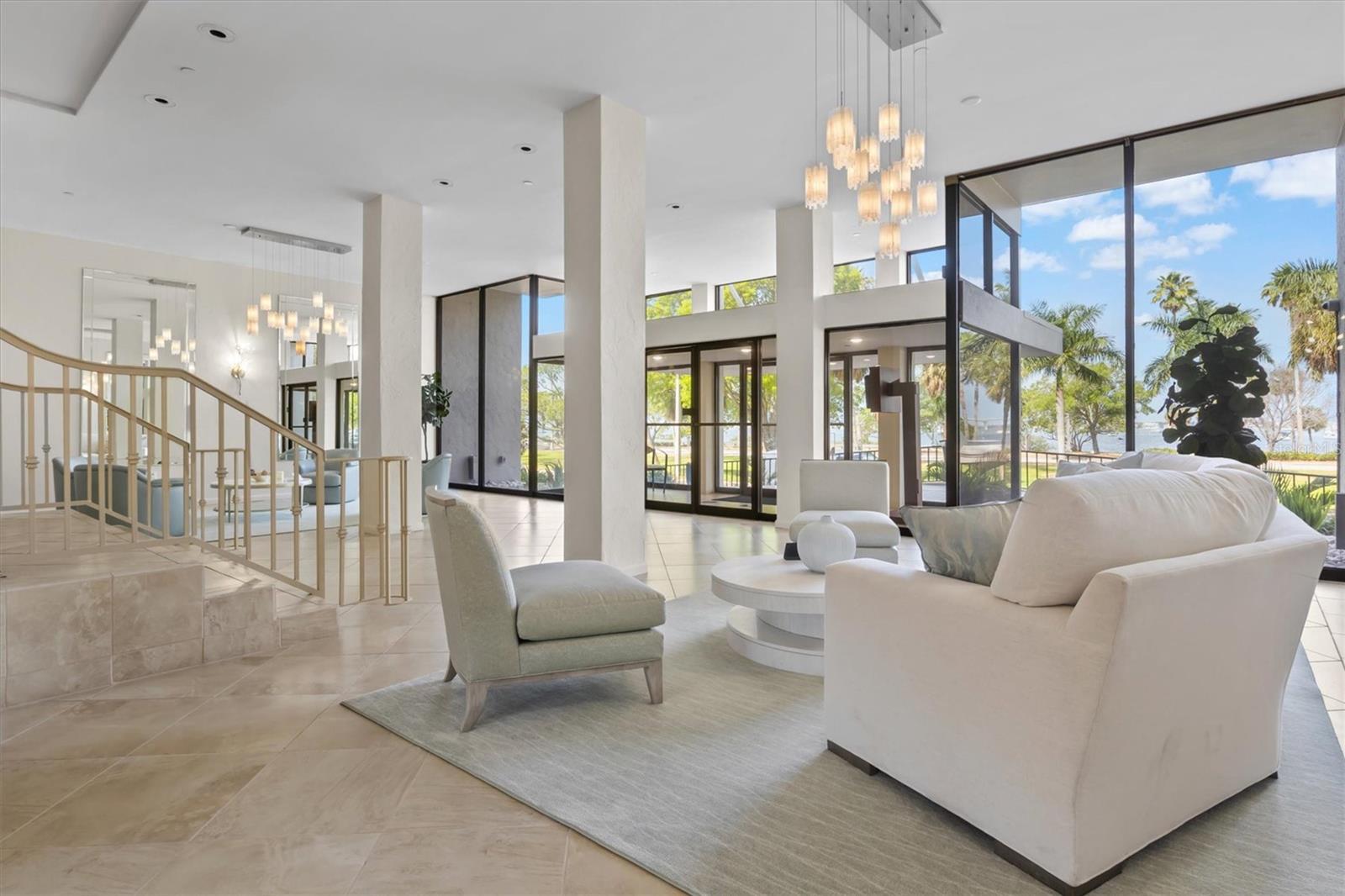 ESSEX HOUSE - Residential